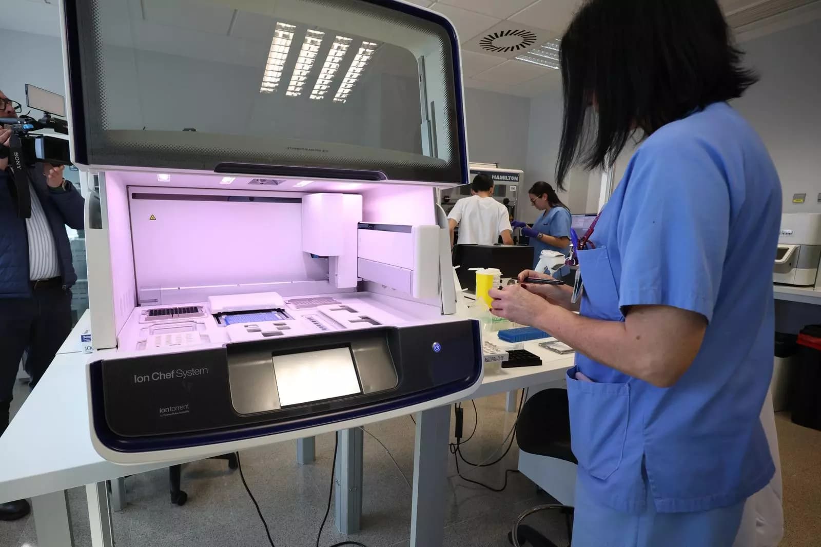 Ion Chef System sequencing equipment at the Hospital La Fe laboratory linked to the GenVAL platform