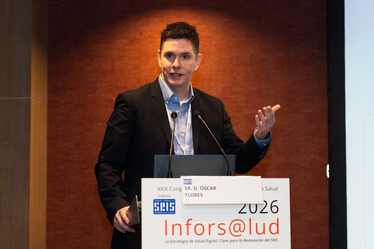 Dr. Oscar Flores, CEO of Genomcore, during his keynote at the Inforsalud 2026 congress organized by SEIS